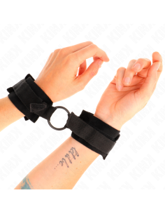 KINK - BEGINNER FUR HAND CUFFS 25 CM WITH O-RING 4 CM BLACK ADJUSTABLE 15-25 CM